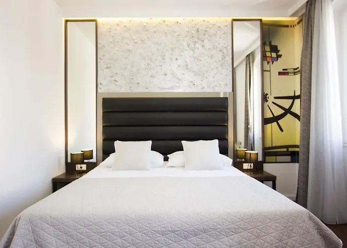 Argentum Luxury Apartment